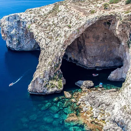 Maltese Stone 100mt From Sea - Happy